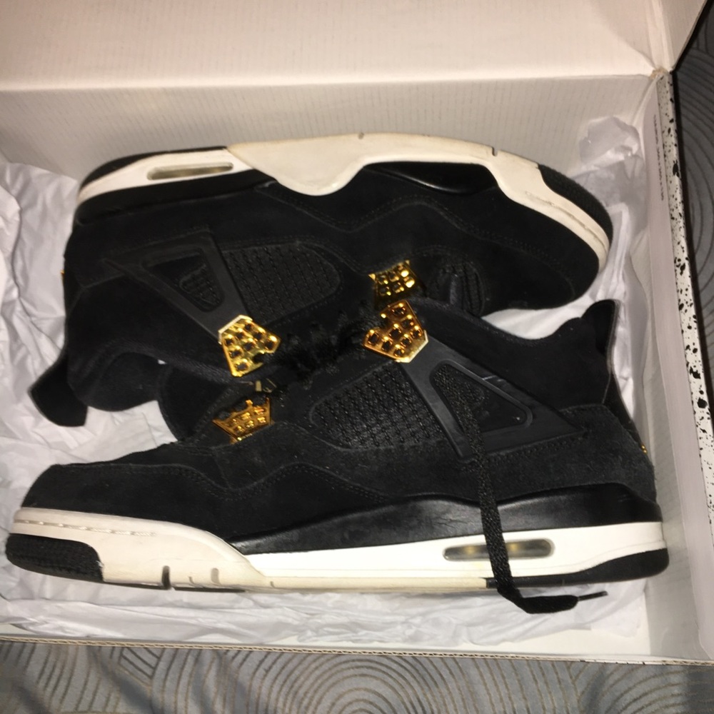 Jordan 4 “Royalty” Size 11 USED